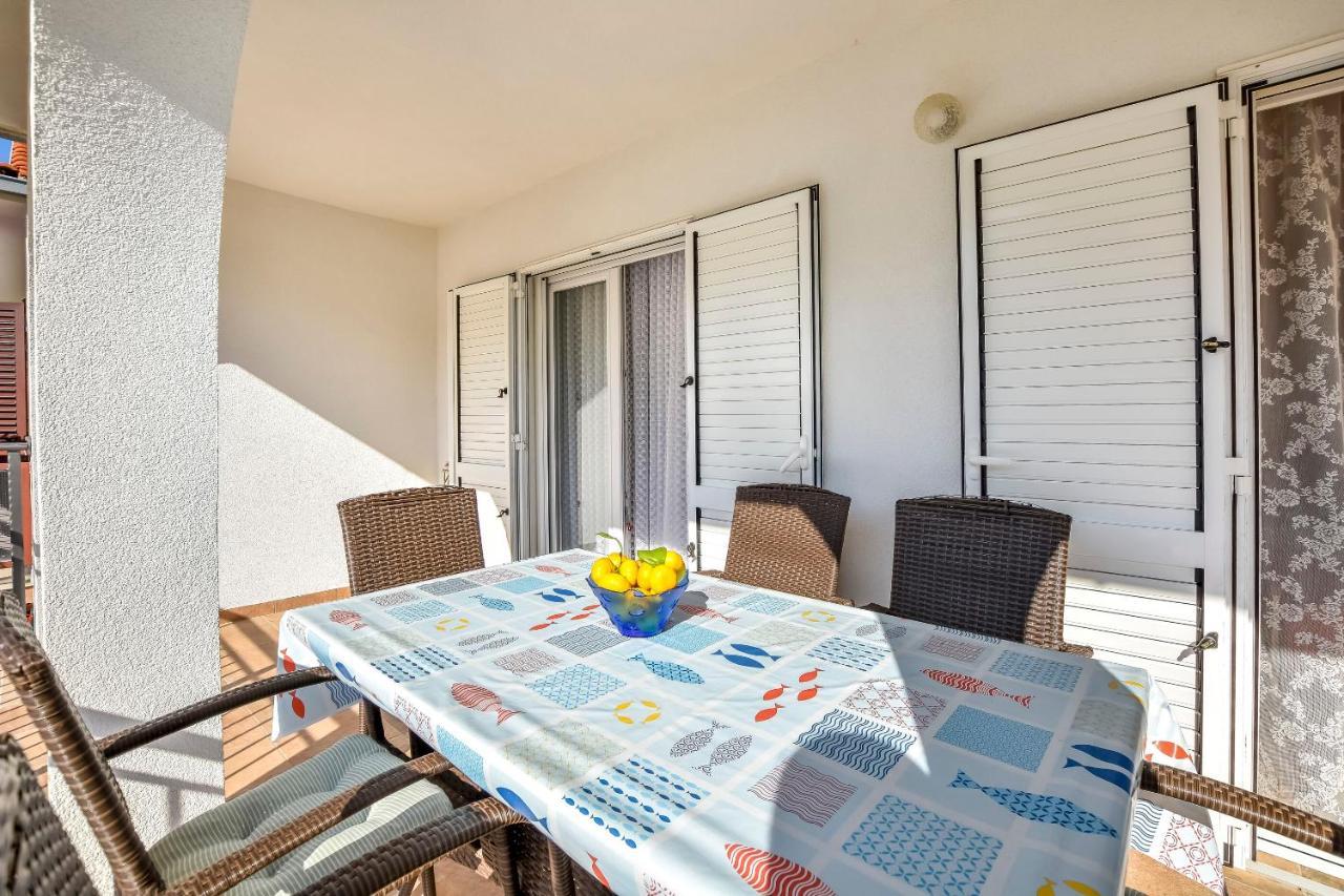 Apartments Milan โรกอซนิซา ภายนอก รูปภาพ