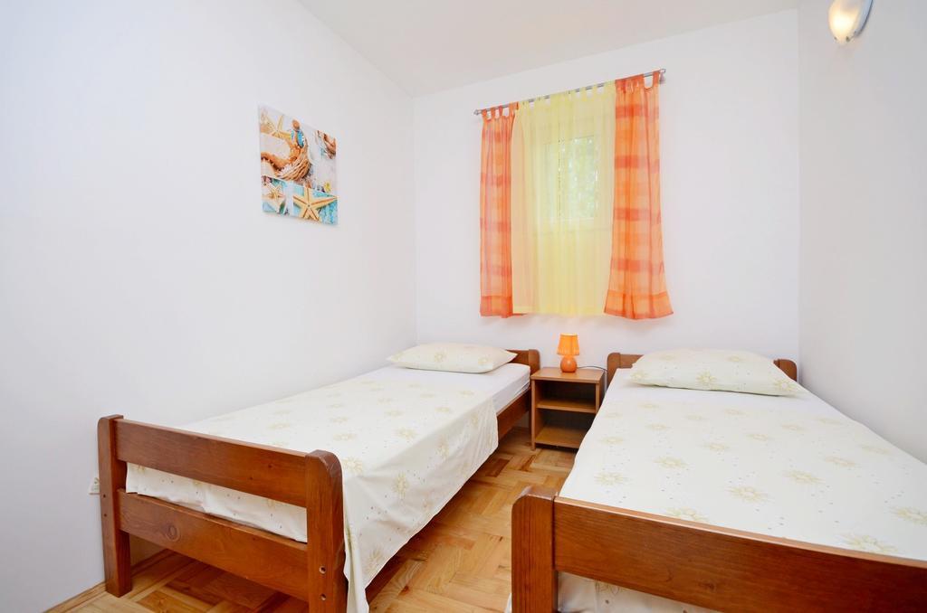 Apartments Milan โรกอซนิซา ภายนอก รูปภาพ