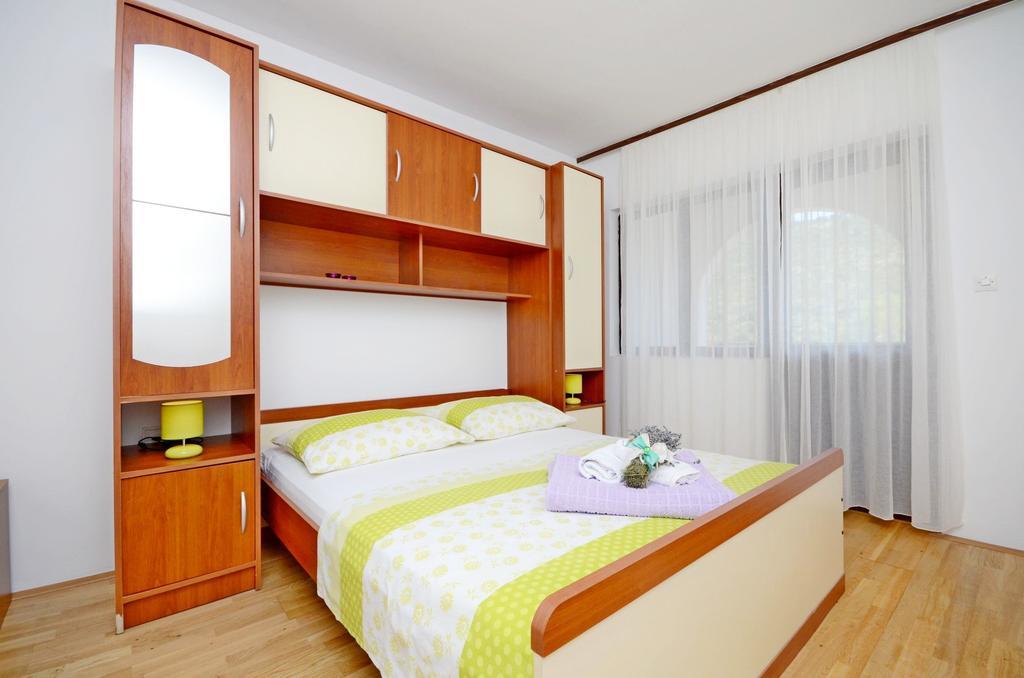 Apartments Milan โรกอซนิซา ภายนอก รูปภาพ