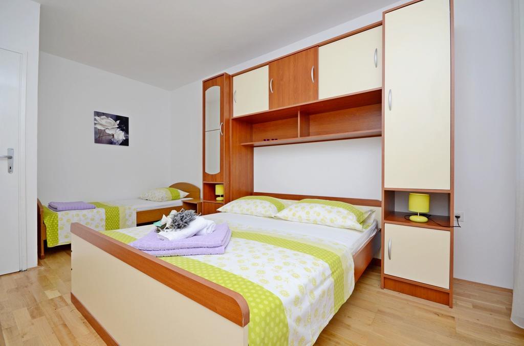 Apartments Milan โรกอซนิซา ภายนอก รูปภาพ