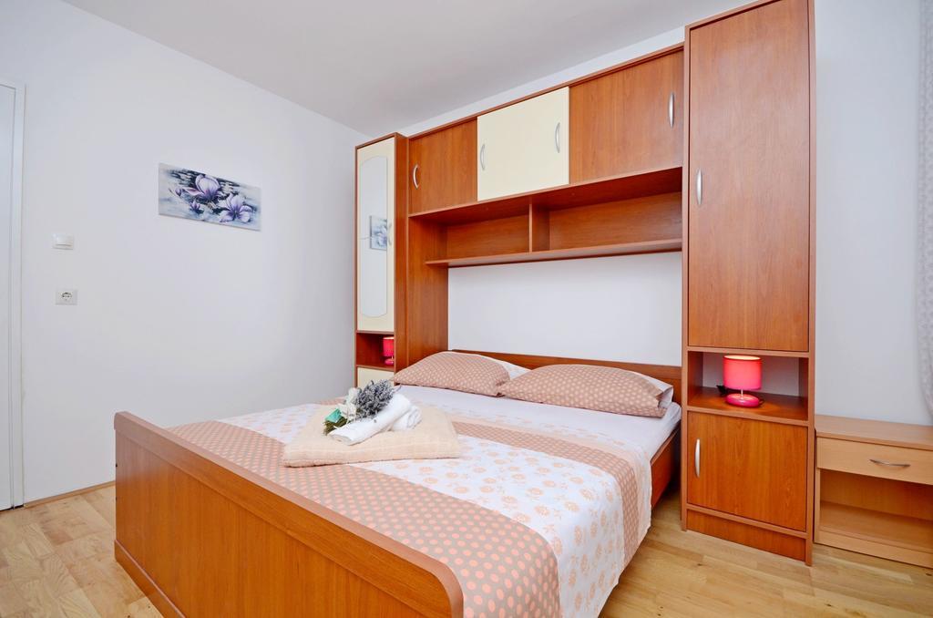 Apartments Milan โรกอซนิซา ภายนอก รูปภาพ