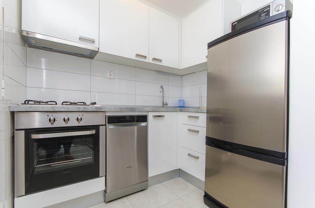 Apartments Milan โรกอซนิซา ภายนอก รูปภาพ